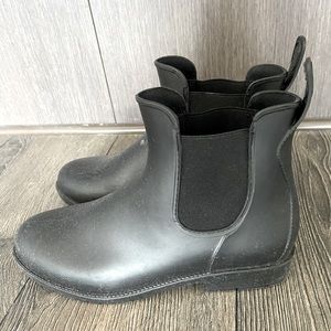 Rain Chelsea boots